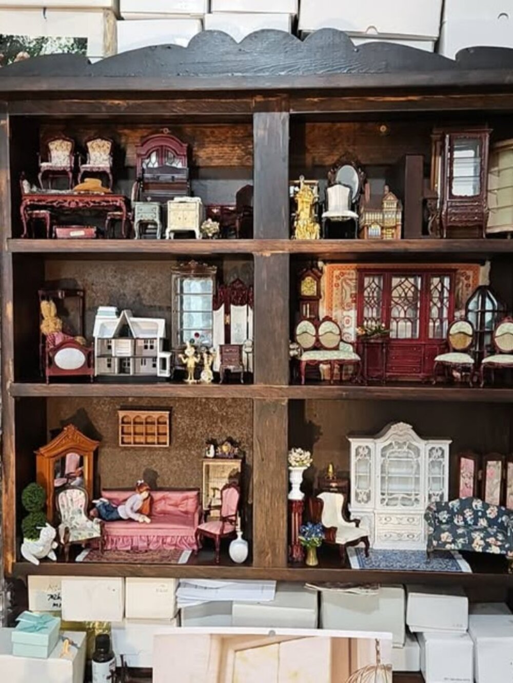 Piece Or Lot Bespaq and Other High End Dollhouse Pieces